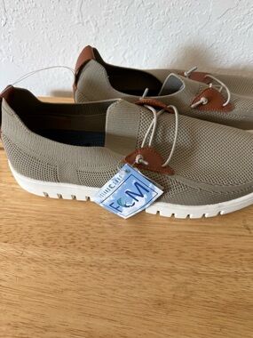 Men’s Slip-On Knit Sneakers in Tan with Brown Accents